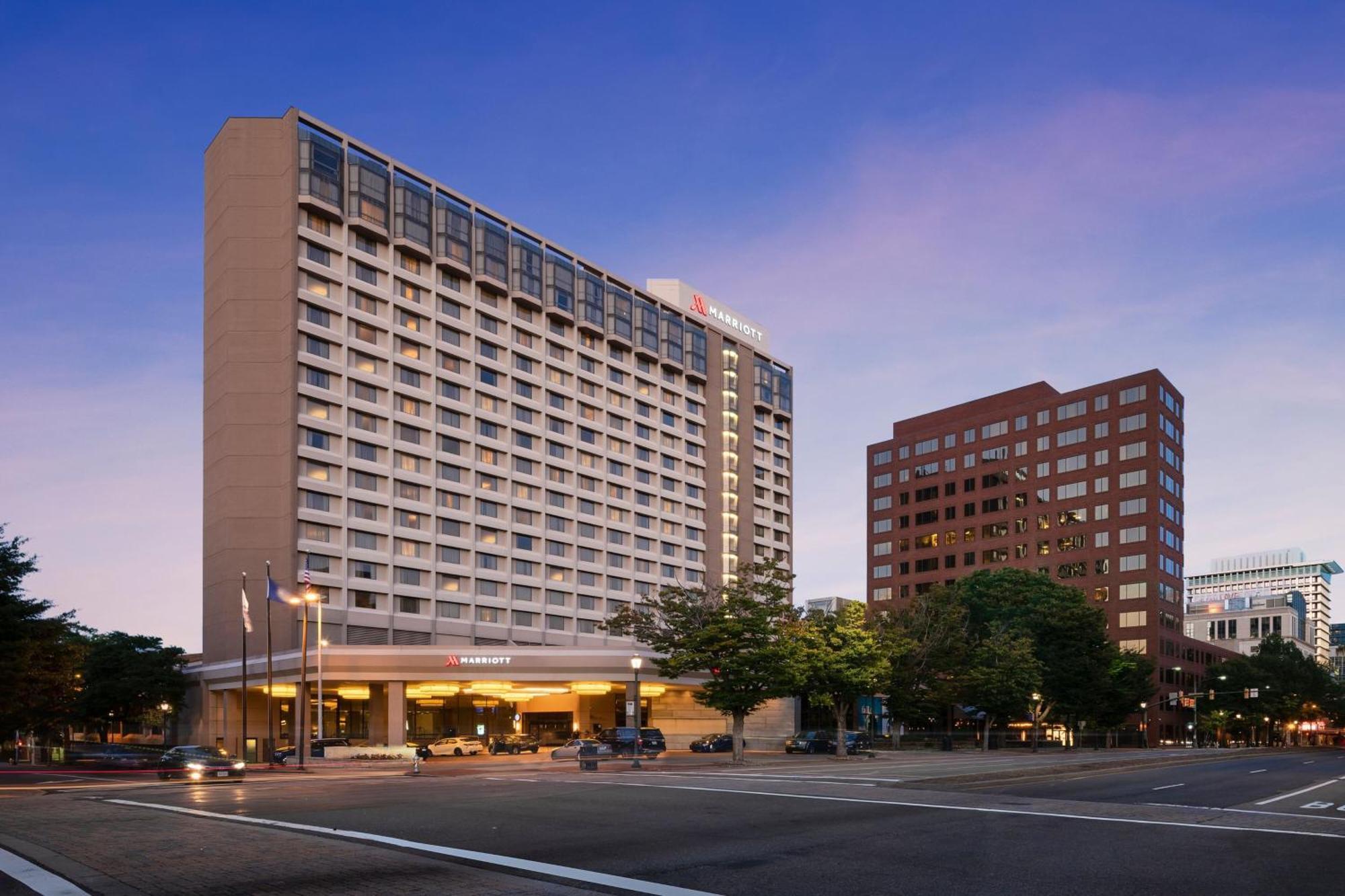 Richmond Marriott Hotel Exterior photo